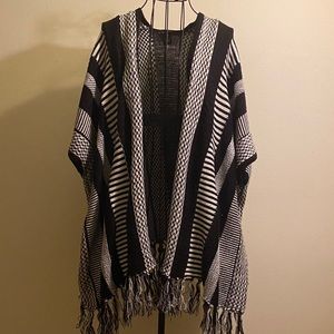 Rue 21 Black & White Knit Cape w/ Sleeves